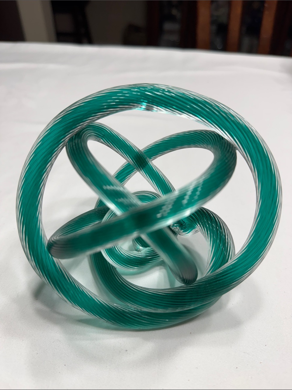 Vtg. Mid-Century handblown art glass infinity knot paperweight/sculpture.